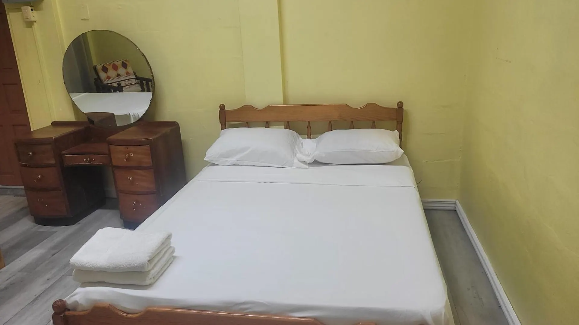 Alicia'S Lodge Port of Spain